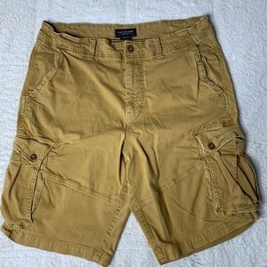 38 American Eagle cargo shorts